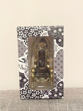 Taylor Swift Reputation Throne Ornament